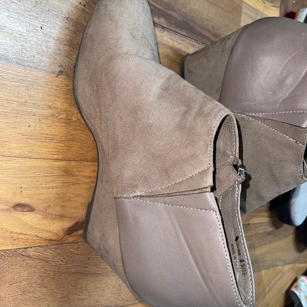 Really good condition worn 3 times